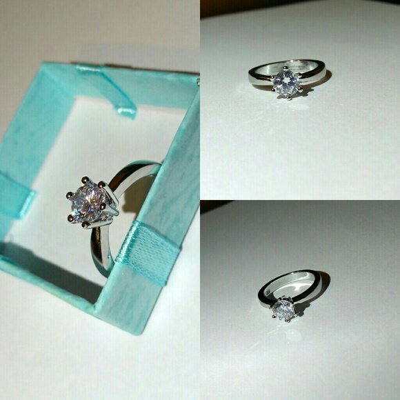 Sublime 1ct White Sapphire Classic Solitaire Ring - Picture 6 of 8